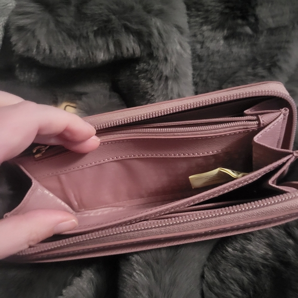 Kate Spade full zip Pink Glitter Wallet - Picture 13 of 16